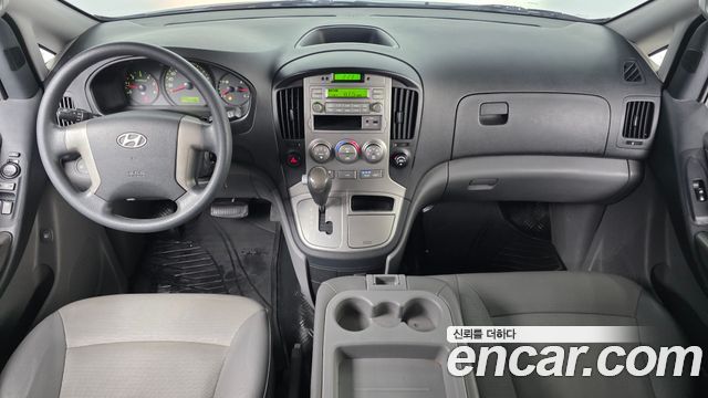 Hyundai Starex — interior