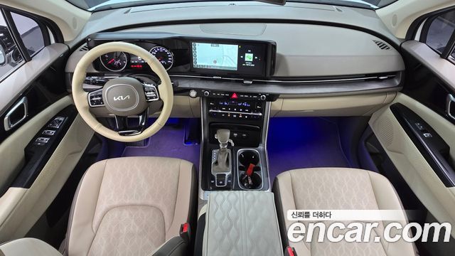 Kia Carnival — interior