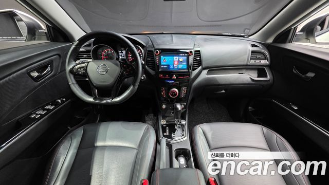 KG Mobility Tivoli — interior