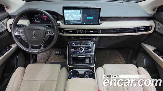 Lincoln Nautilus — interior