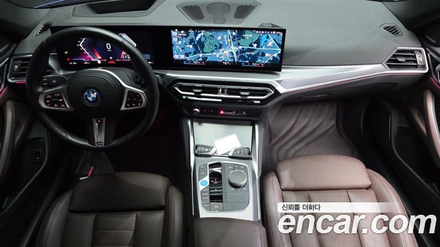 BMW i4 — interior