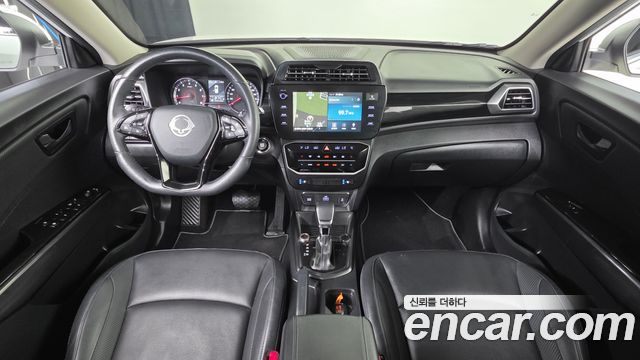 KG Mobility Tivoli — interior