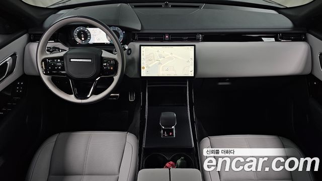 Land Rover Range Rover Velar — interior