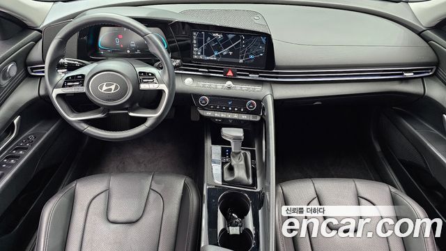 Hyundai Avante — interior