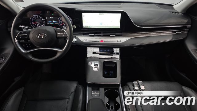 Hyundai Grandeur — interior