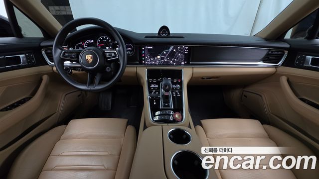 Porsche Panamera — interior