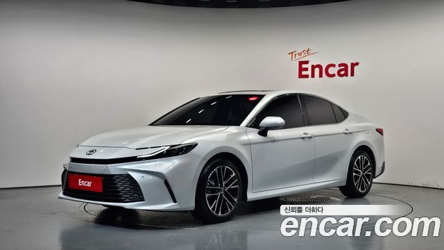 Toyota Camry — exterior