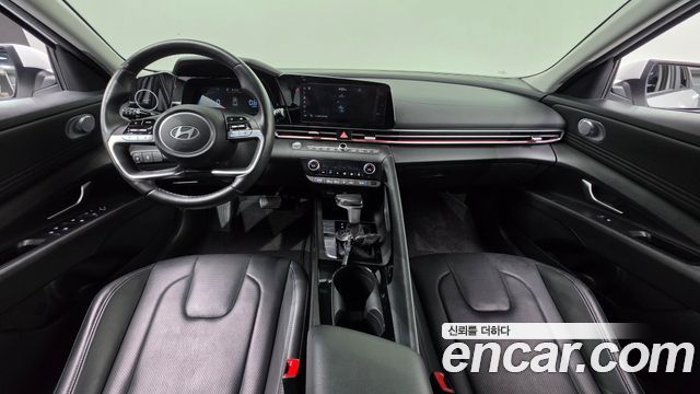 Hyundai Avante — interior