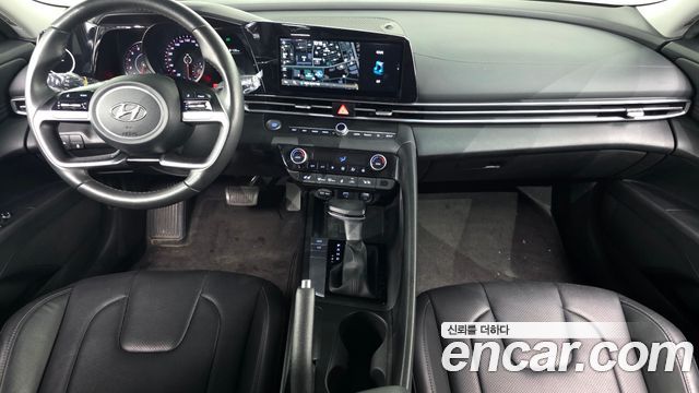 Hyundai Avante — interior