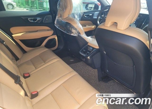 Volvo S60 — interior