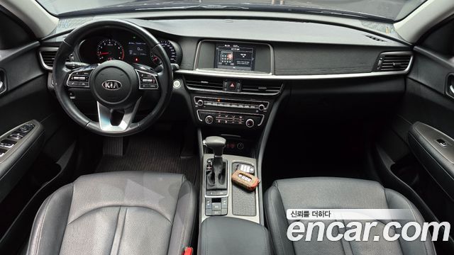 Kia K5 — interior