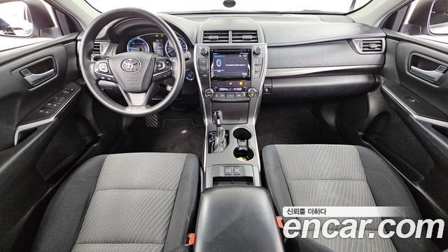 Toyota Camry — interior