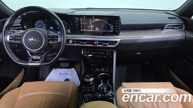 Kia K5 — interior