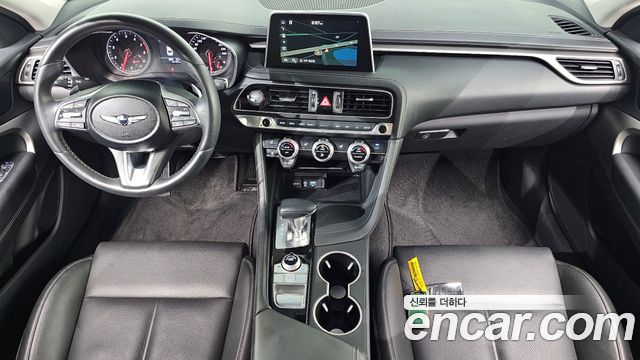 Genesis G70 — interior