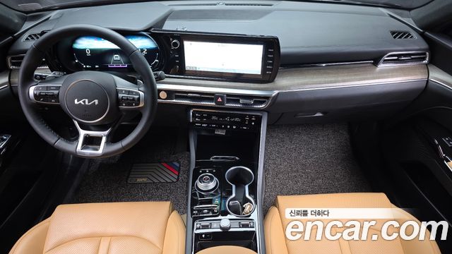 Kia K5 — interior
