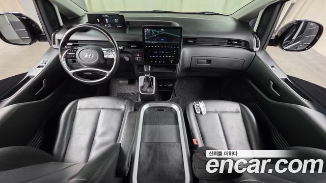 Hyundai Staria — interior