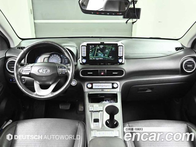 Hyundai Kona — interior