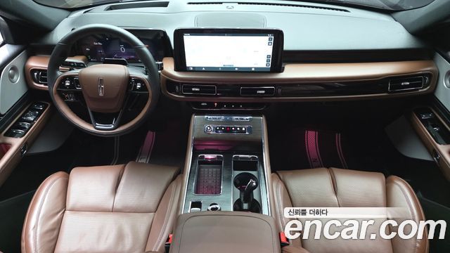 Lincoln Aviator — interior
