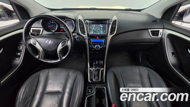 Hyundai i30 — interior