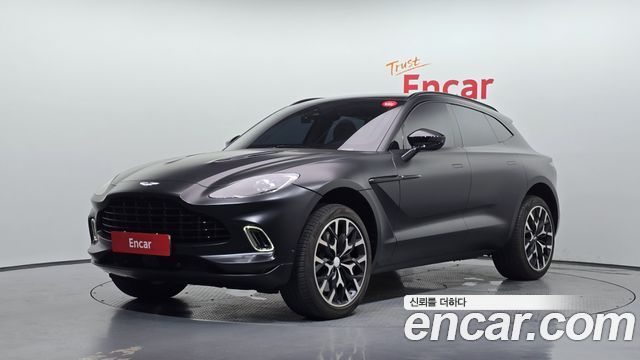 Aston Martin DBX — exterior