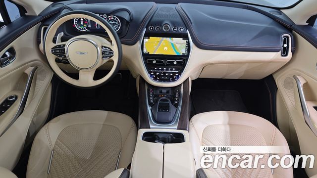 Aston Martin DBX — interior