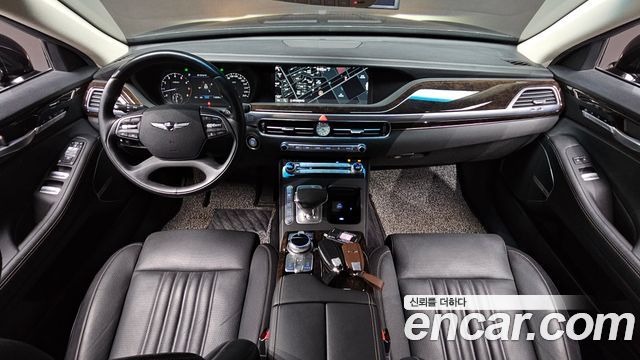 Genesis G90 — interior