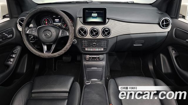 Mercedes-Benz B-Class — interior