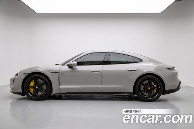 Porsche Taycan — exterior
