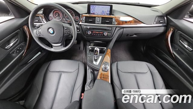 BMW 3 Series — interior