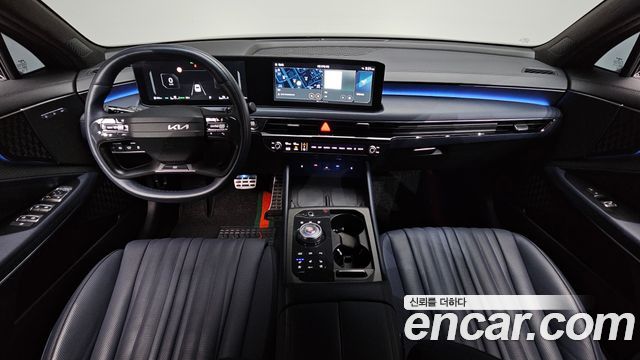 Kia K8 — interior