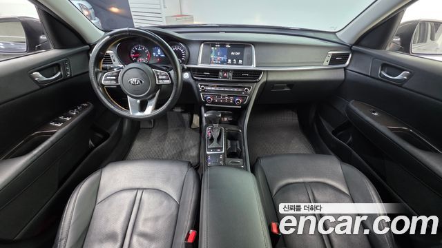 Kia K5 — interior
