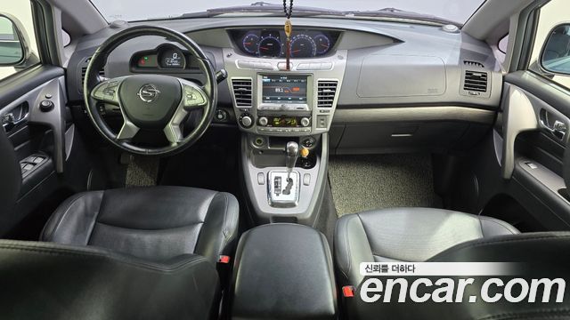 KG Mobility Korando — interior