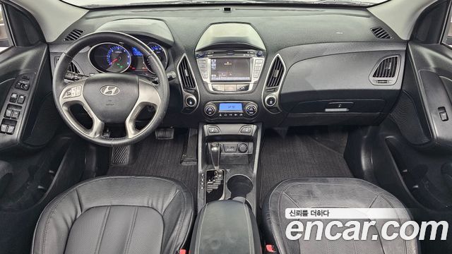 Hyundai Tucson — interior