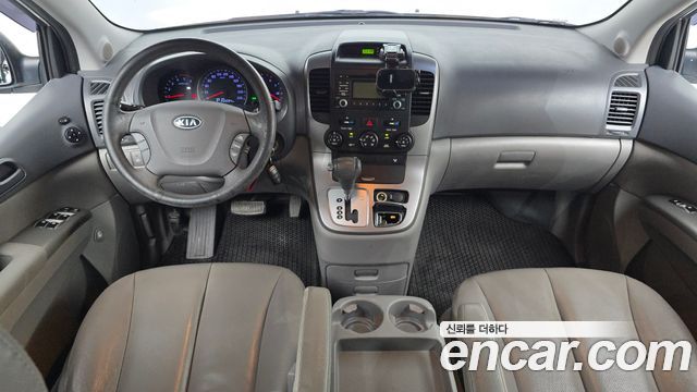 Kia Carnival — interior