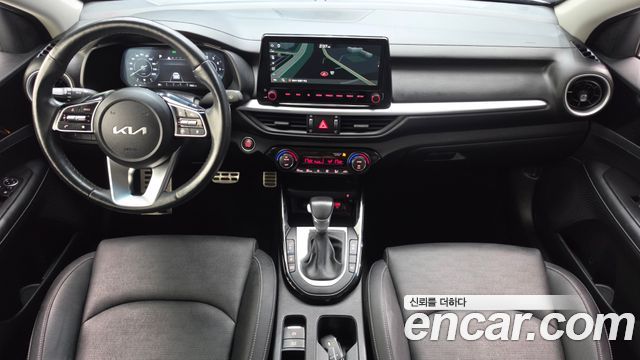 Kia K3 — interior