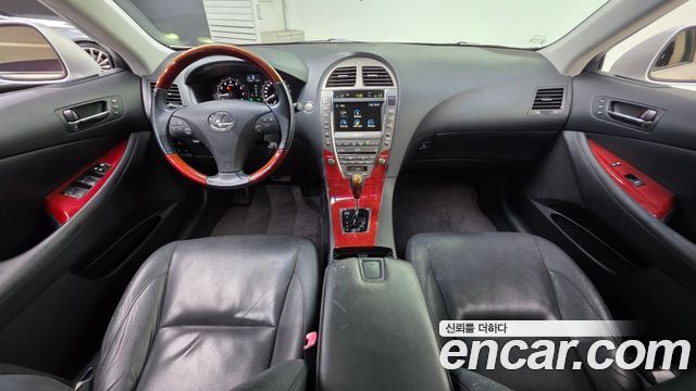 Lexus ES — interior
