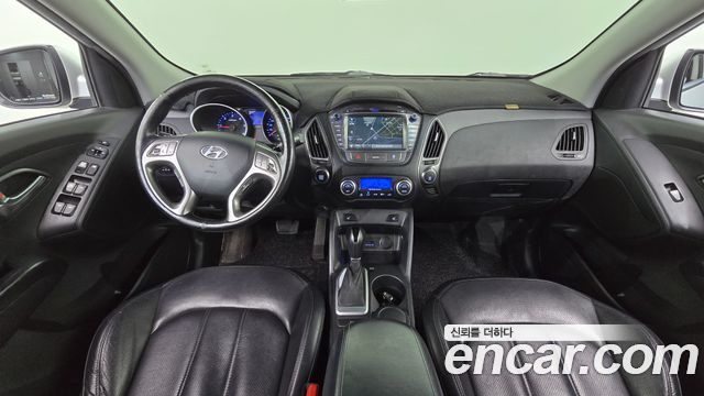 Hyundai Tucson — interior