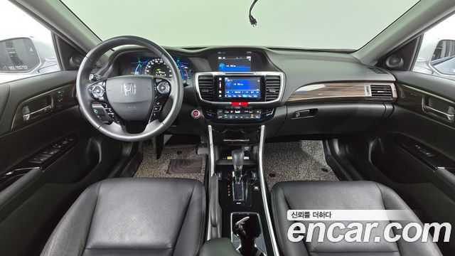Honda Accord — interior