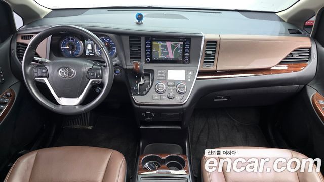 Toyota Sienna — interior