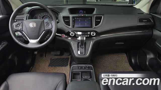 Honda CR-V — interior