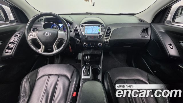 Hyundai Tucson — interior