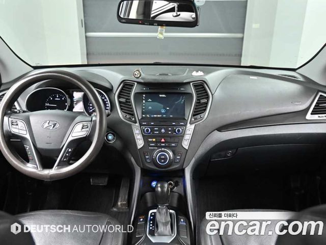 Hyundai Santa Fe — interior