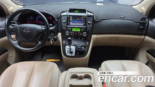 Kia Carnival — interior