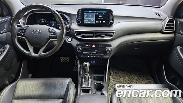 Hyundai Tucson — interior