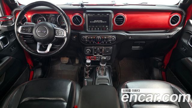Jeep Gladiator — interior