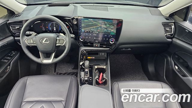 Lexus NX — interior