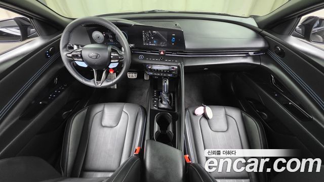 Hyundai Avante — interior