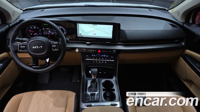 Kia Carnival — interior