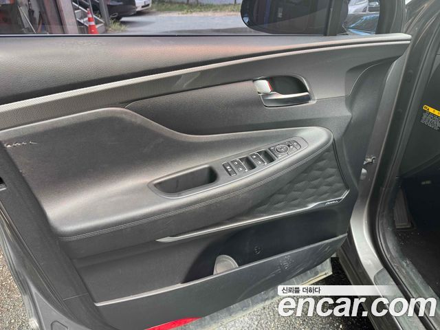 Hyundai Santa Fe — interior