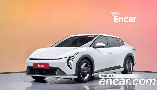 Kia EV4 — exterior